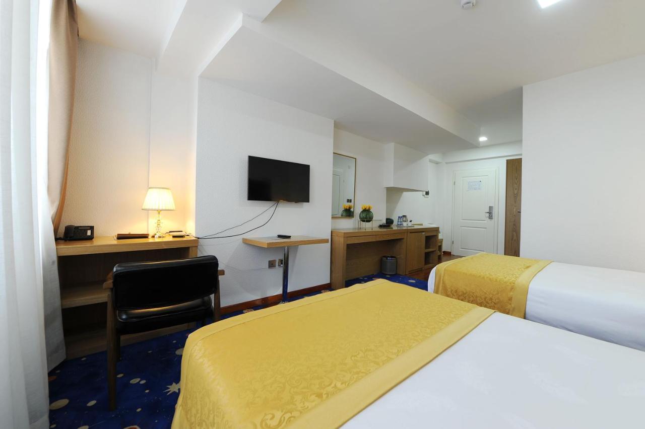 Ub Grand Hotel Ulaanbaatar Bagian luar foto